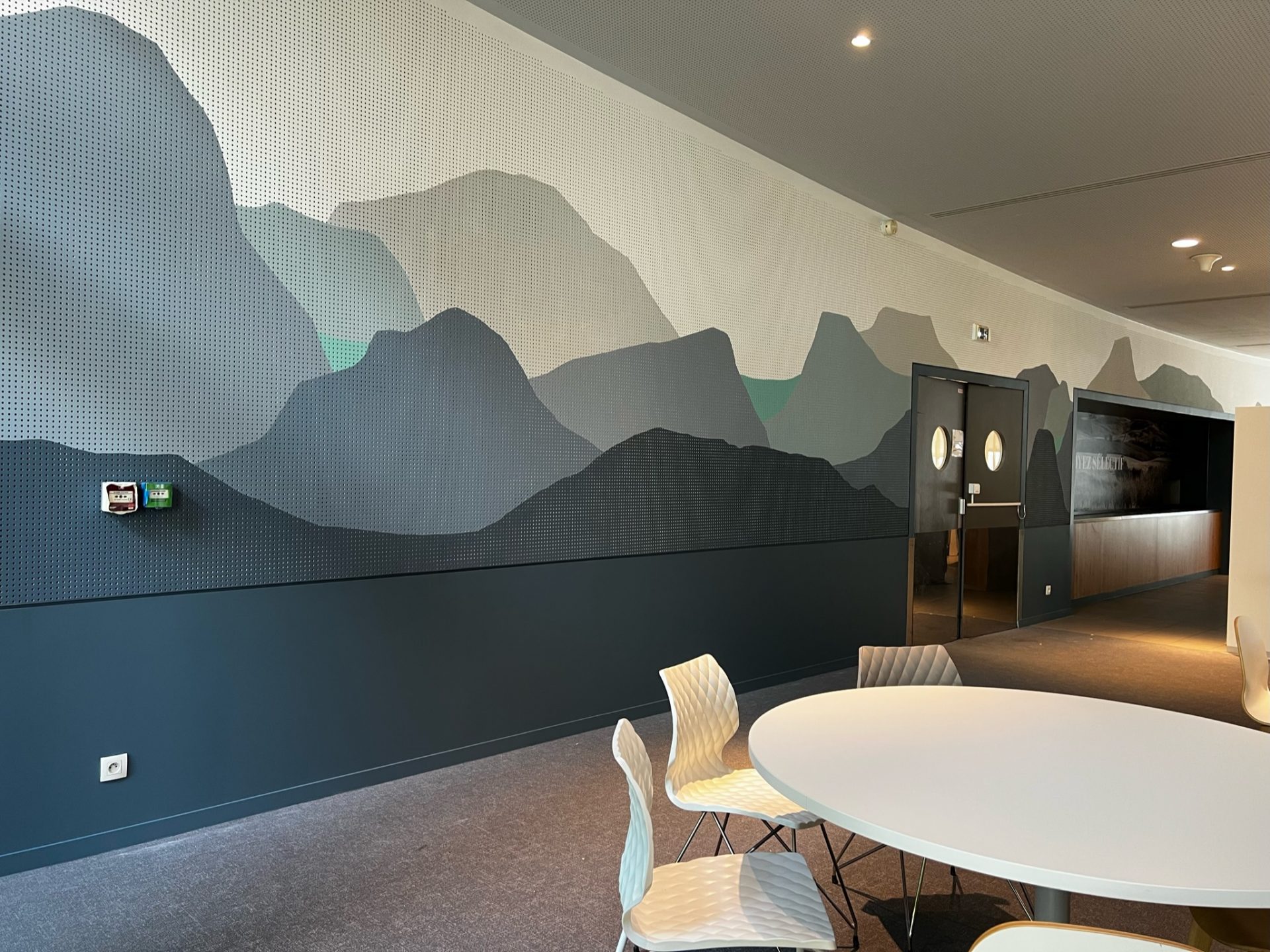 Panneaux acoustiques décorés par fresque sur mesure